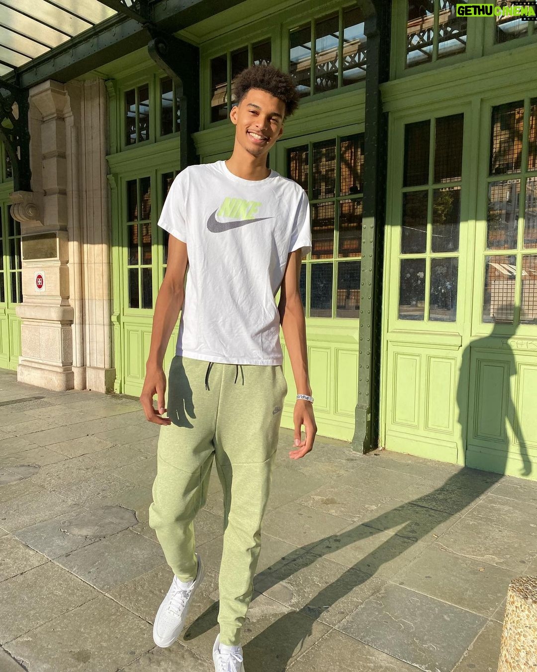 Victor Wembanyama Instagram - 🍏😁 @nike