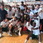 Victor Wembanyama Instagram - Aujourd’hui, une page se tourne. Après 7 ans passés à Nanterre, le temps est  venu pour moi de continuer mon évolution ailleurs.  Ce mois de juin marque la fin de mon parcours de joueur ici. De 10 à 17 ans, de poussin au plus haut niveau français, j’ai été au meilleur endroit, car Nanterre est ma maison, ma deuxième famille. L'amour et la gratitude que j'ai pour ce club et toutes les personnes qui ont participé de près ou de loin à ma formation sont immenses. Merci à tous les coachs, joueurs, bénévoles, supporters et dirigeants qui font de la JSF un endroit unique et qui ont oeuvré pour mon bien-être durant toutes ces années. Je souhaite le meilleur pour chacune des personnes qui comptent pour le club et pour moi. Un merci particulier à Jean Donnadieu qui en 44 ans de présidence a fait de ce club ce qu’il est, ainsi qu’à toutes les personnes avec qui j’ai pu travailler. Mon cœur bat et battra toujours Vert 💚 Victor Nanterre 92