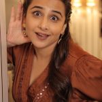 Vidya Balan Instagram – Ab batao…