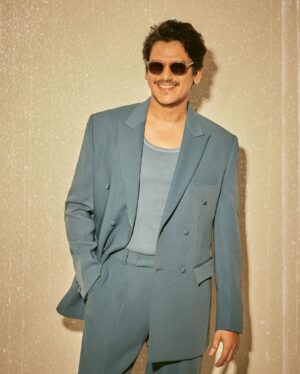 Vijay Varma Instagram - Here’s something for your monday blues ☺️

Styled by @vrindaanarang 
Wearing @minizmo_official 
Photos @sheldon.santos