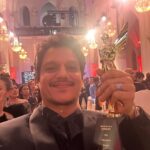 Vijay Varma Instagram - It’s always amazing when you win an award but this time it was more special because your win is your country’s win. I had the honour of receiving the coveted Asian Academy Best Actor in leading role for Dahaad! I was nominated alongside 10 other acting talents across Asia-Pacific and it was quite a Power packed room.. but happy to say to my countrymen.. we are the best in Asia-Pacific, baby! Thank you so much @asianacademycreativeawards for the honour.🕺🏻 Couldn’t have done this without my #dahaad team @reemakagti1 @ruchoberoi @aslisona @gulshandevaiah78 @shah_sohum @zoamorani @tanaysatam @yogisankotra @smriti.schauhan @ritesh_sid @vishalrr @excelmovies @tigerbabyofficial @primevideoin Singapore