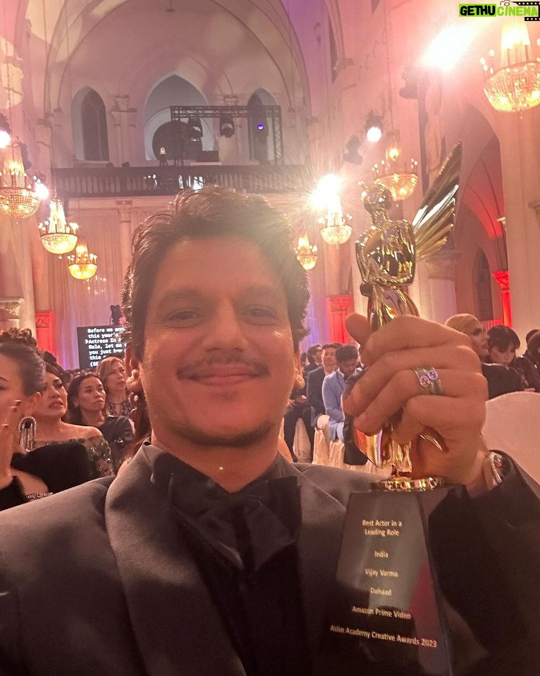 Vijay Varma - 210.1K Likes - It’s always amazing when you win an award but this time it was more special because your win is your country’s win. I had the honour of receiving the coveted Asian Academy Best Actor in leading role for Dahaad! I was nominated alongside 10 other acting talents across Asia-Pacific and it was quite a Power packed room.. but happy to say to my countrymen.. we are the best in Asia-Pacific, baby! Thank you so much @asianacademycreativeawards for the honour.🕺🏻
Couldn’t have done this without my #dahaad team @reemakagti1 @ruchoberoi @aslisona @gulshandevaiah78 @shah_sohum @zoamorani @tanaysatam @yogisankotra @smriti.schauhan @ritesh_sid @vishalrr @excelmovies @tigerbabyofficial @primevideoin