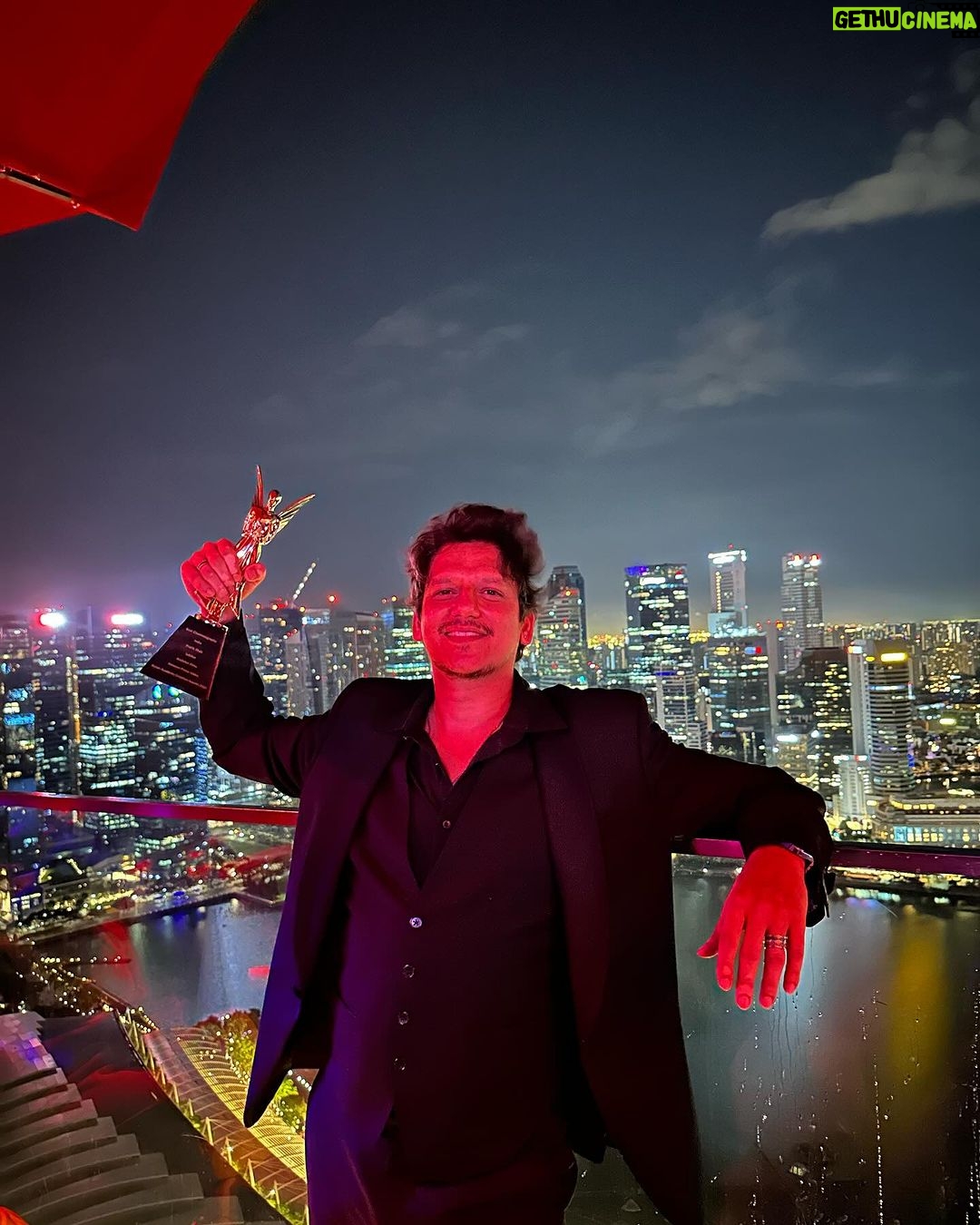 Vijay Varma - 210.1K Likes - It’s always amazing when you win an award but this time it was more special because your win is your country’s win. I had the honour of receiving the coveted Asian Academy Best Actor in leading role for Dahaad! I was nominated alongside 10 other acting talents across Asia-Pacific and it was quite a Power packed room.. but happy to say to my countrymen.. we are the best in Asia-Pacific, baby! Thank you so much @asianacademycreativeawards for the honour.🕺🏻
Couldn’t have done this without my #dahaad team @reemakagti1 @ruchoberoi @aslisona @gulshandevaiah78 @shah_sohum @zoamorani @tanaysatam @yogisankotra @smriti.schauhan @ritesh_sid @vishalrr @excelmovies @tigerbabyofficial @primevideoin