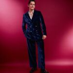 Vijay Varma Instagram - Jazz Gangsta 🎺💣 For @filmfare Wearing @manishmalhotraworld Styling @vrindaanarang shot by @aviraj Hmu @sama.rajan @hairbyprasad