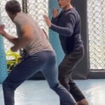 Vijay Varma Instagram - A lot went into creating Karan’s physicality. Grilling training sessions and working thru pain. Turned out to be the most satisfying experience ❤️ I had the best support from @prateekparma the action director. @rujuta.diwekar @jinals89 who helped me with nutrition and discipline. Ivan Fernandes my trainer And Arun my Physio. #Jaanejaan streaming on Netflix Edit @kamerakrishnaka