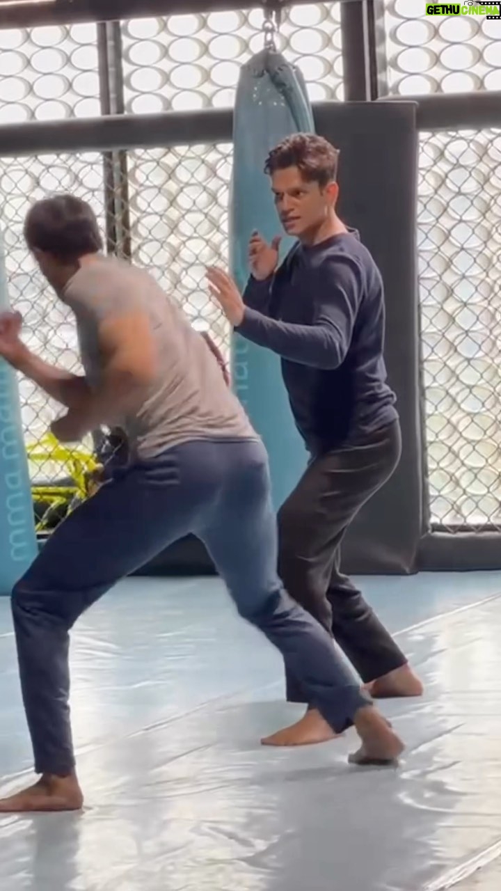 Vijay Varma Instagram - A lot went into creating Karan’s physicality. Grilling training sessions and working thru pain. Turned out to be the most satisfying experience ❤️ I had the best support from @prateekparma the action director. @rujuta.diwekar @jinals89 who helped me with nutrition and discipline. Ivan Fernandes my trainer And Arun my Physio. #Jaanejaan streaming on Netflix Edit @kamerakrishnaka