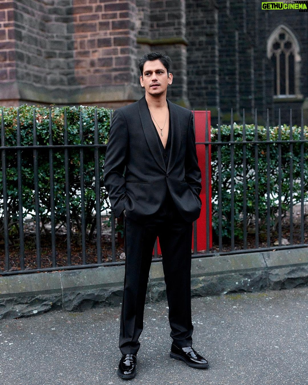 Vijay Varma - 186K Likes - Bossman 🐈⬛
For @iffmelbourne
Outfit @boss
Photography @jordandrysdale
Jewellery by @graedancer
Stylist @vrindaanarang