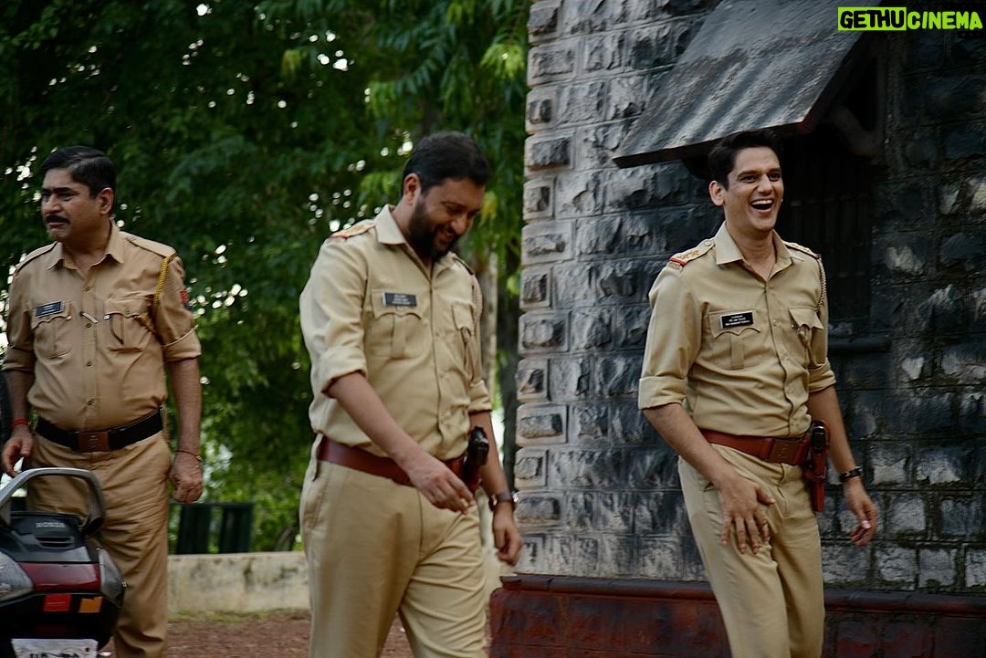 Vijay Varma - 98.5K Likes - Thank you for pouring so much love and appreciation for the work in #Kaalkoot . Clearly the whole team is all smiles.😁
@officialjiocinema @battatawada @seema.biswas.792 @iyashpalsharma @gopaldatt @Suzannamukherjee @ajit_andhare @sumit.saxena.35912 @bindraamritpal @anandntiwari @viacom18studios @tippingpointfilms
@Leomediacollective @Karanstyagi @Arunabhkumar