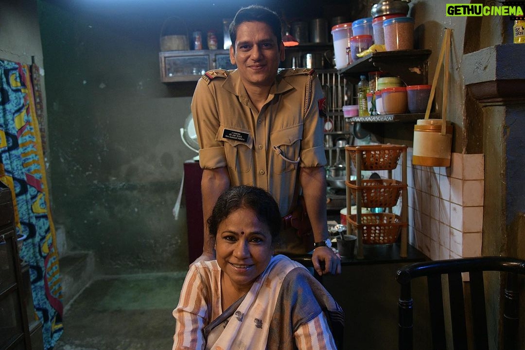 Vijay Varma - 98.5K Likes - Thank you for pouring so much love and appreciation for the work in #Kaalkoot . Clearly the whole team is all smiles.😁
@officialjiocinema @battatawada @seema.biswas.792 @iyashpalsharma @gopaldatt @Suzannamukherjee @ajit_andhare @sumit.saxena.35912 @bindraamritpal @anandntiwari @viacom18studios @tippingpointfilms
@Leomediacollective @Karanstyagi @Arunabhkumar