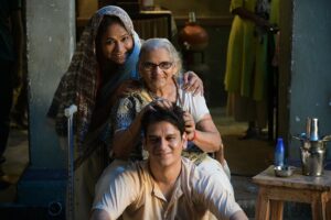 Vijay Varma Instagram - Thank you for pouring so much love and appreciation for the work in #Kaalkoot . Clearly the whole team is all smiles.😁

@officialjiocinema @battatawada @seema.biswas.792 @iyashpalsharma @gopaldatt @Suzannamukherjee @ajit_andhare @sumit.saxena.35912  @bindraamritpal @anandntiwari @viacom18studios @tippingpointfilms 
@Leomediacollective @Karanstyagi @Arunabhkumar