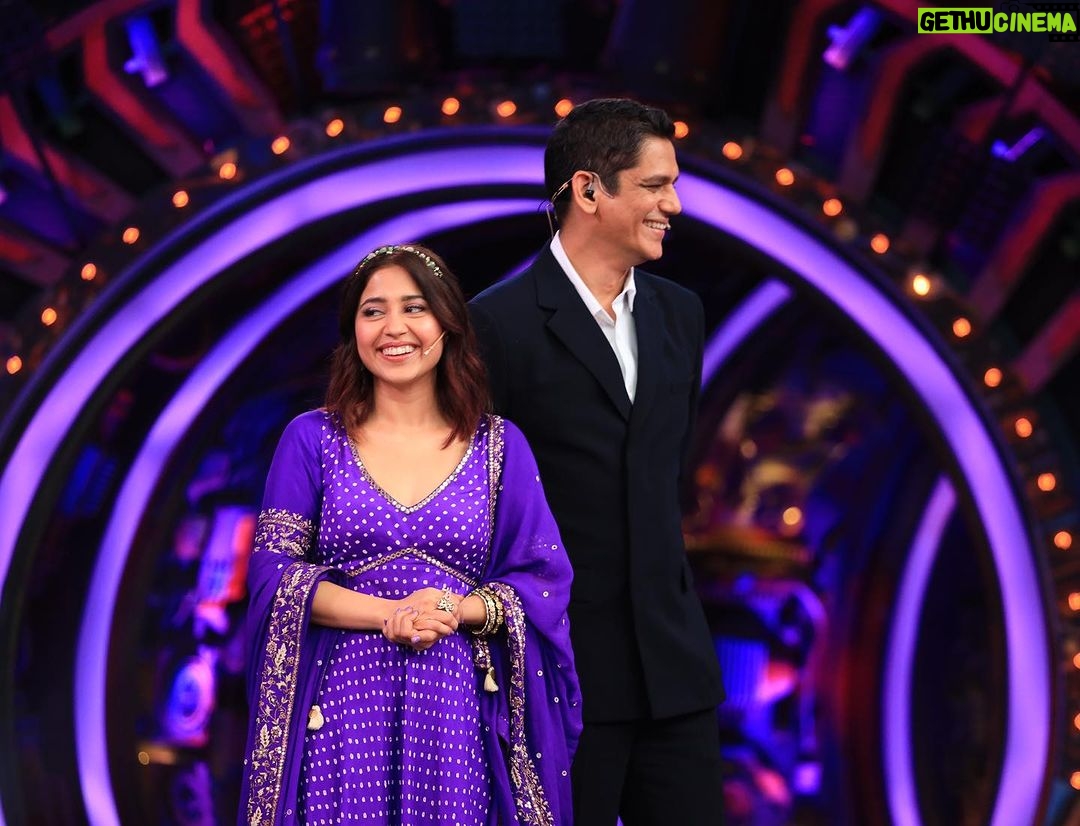 Vijay Varma Instagram - #kaalkoot for the win! Had a lovely time at the Big Boss house with The big boss @beingsalmankhan😎😎 #KaalkootOnJioCinema @officialjiocinema @battatawada @bharti.laughterqueen