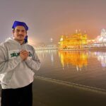 Vijay Varma Instagram – New beginnings need a lot of blessings. Our story brought us to Amritsar and gave us the opportunity to bow down at the majestic Golden Temple 🙏🏻🙏🏻
2024 started with a prayer, love and poetry for us. ऊल-जलूल इश्क़ #UlJaloolishq @vibhupuri @manishmalhotra05 @naseeruddin49 @fatimasanashaikh @stage5production @resulpookutty @mrfilmistaani @vishalrbhardwaj @gulzar.official Amritsar, Punjab