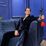 Vijay Varma Instagram - Finally my moment to hold this prestigious Lady In Black❤️ Thank you @filmfare! I couldn’t have done this without my wonderful #Dahaad team.. lead by fearless @reemakagti1 who helped me navigate through this intricately devious personality of Anand Swarnkaar. Big bear hug to @ruchoberoi @aslisona @gulshandevaiah78 @shah_sohum @zoamorani and whole team for being such great collaborators.. and for the good times we spent. it’s been an honour to make this with you. The visionaries at @excelmovies @tigerbabyofficial @primevideoin.. cheers 🥂