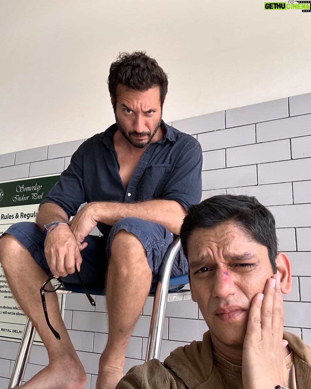 Vijay Varma Instagram - We pose- we slay- we smile- we nap 🕺🏻 Thank you for the nicest memories team #MurderMubarak And thank you for all the love, public ❤️🌺 @netflix_in @maddockfilms @homster