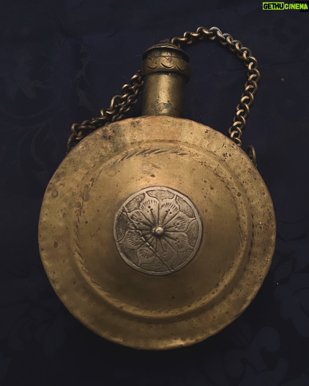 Vikas Khanna Instagram - Another piece of our heritage art just landed in NY from my Museum at @wgsha.manipal It is going to be a part of something MAJESTIC in New York City. Do you know what is this? Hint- it’s from 19th century. New York, New York