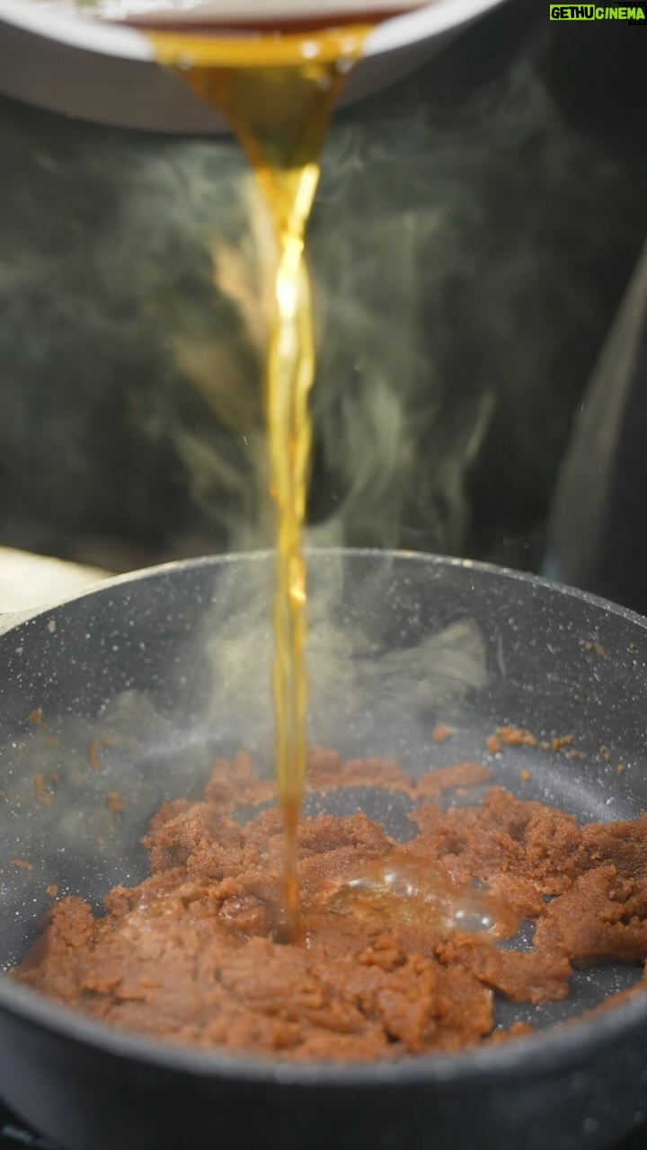 Vikas Khanna Instagram - We recently celebrated a fire ceremony at @bungalowny, an ancient tradition of worshipping Agni (The Fire God) before the cooking begins. Because there is no other element as pure as Agni which cooks the food. Here is the recipe of the prasad that I cooked. 1 cup ghee 2 tablespoons chopped cashews 2 tablespoons chopped almonds 1 cup coarse atta (Indian whole wheat flour) 1 cup jaggery (grated) 2 1/2 cups water 10-12 cardamom pods, crushed Generous pinch of saffron Step by step process in video. 🥰 12 Days To Go…