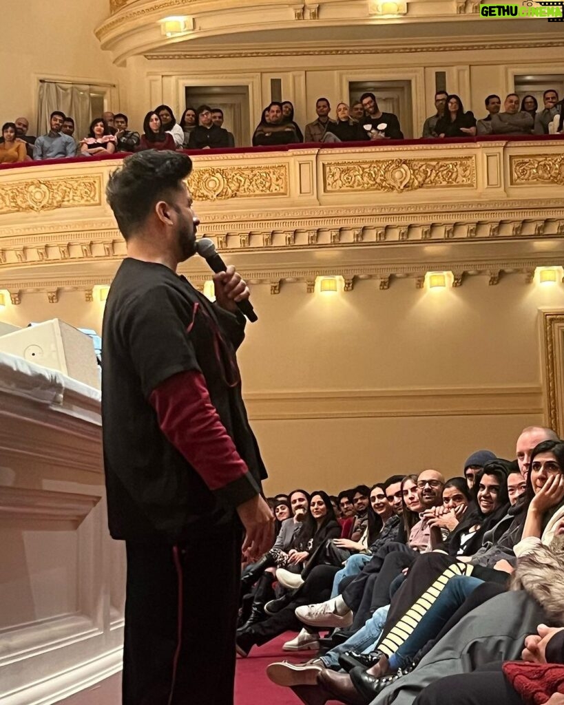 Vikas Khanna Instagram - What a history creating moment today. VIR DAS performed at the iconic Carnegie Hall in NY to a sold out audience. So much energy & brilliance on stage. This is not the first time Vir created history. On Nov 20th, he had won the International Emmy. More power to you brother for making India proud. XX 1. Vir enters the stage at the iconic @carnegiehall 2.3.4. Mesmerized audience 5. Standing applause for @virdas & @zarnagarg for 5 minutes. ❤️🥰 6.7. Backstage 8. Vir announced as a WINNER at Emmy 9. The king arrives & I shot it through Ekta Kapoor’s Emmy 10. Backstage
