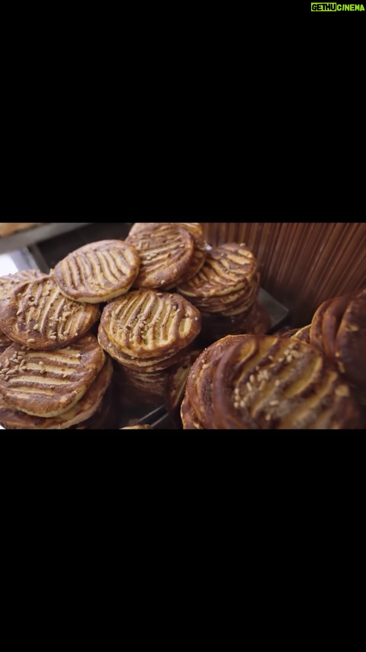 Vikas Khanna Instagram - In 13 days, we open the doors of @bungalowny A moment filled with excitement & honor to represent India to the World’s largest stage - New York. When I had to share the screen with @amitabhbachchan for #JourneyOfIndianCuisine, I learnt one thing from him……Indian Cuisine is all about emotions. Our way of expressing our love is through celebration of cooking. So simple & pure. See you on March 23rd, 2024