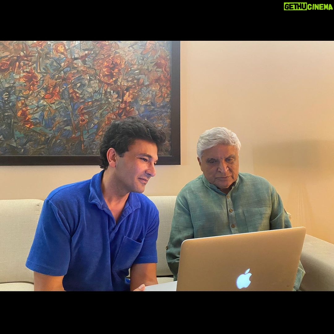 Vikas Khanna Instagram - Possibly one of the most sacred & emotional moments of my life to show glimpse of IMAGINARY RAIN to legends @azmishabana18 & Javed Akhtar ji. It took us almost 6 years to get to the finish line. My biggest tribute to my Biji (grandmother) who taught me the power of Indian Cuisine & my promise to her to win a Michelin Star. Shabana ji THANK YOUUUU for believing in me. ❤️❤️❤️ 📷 @iamfaraz Screenplay @thereelrahul