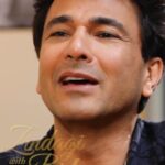 Vikas Khanna Instagram - बचपन के किस्से सुनिए @vikaskhannagroup से Watch the full episode on YouTube #zindagiwithricha #vikaskhanna #masterchef #food