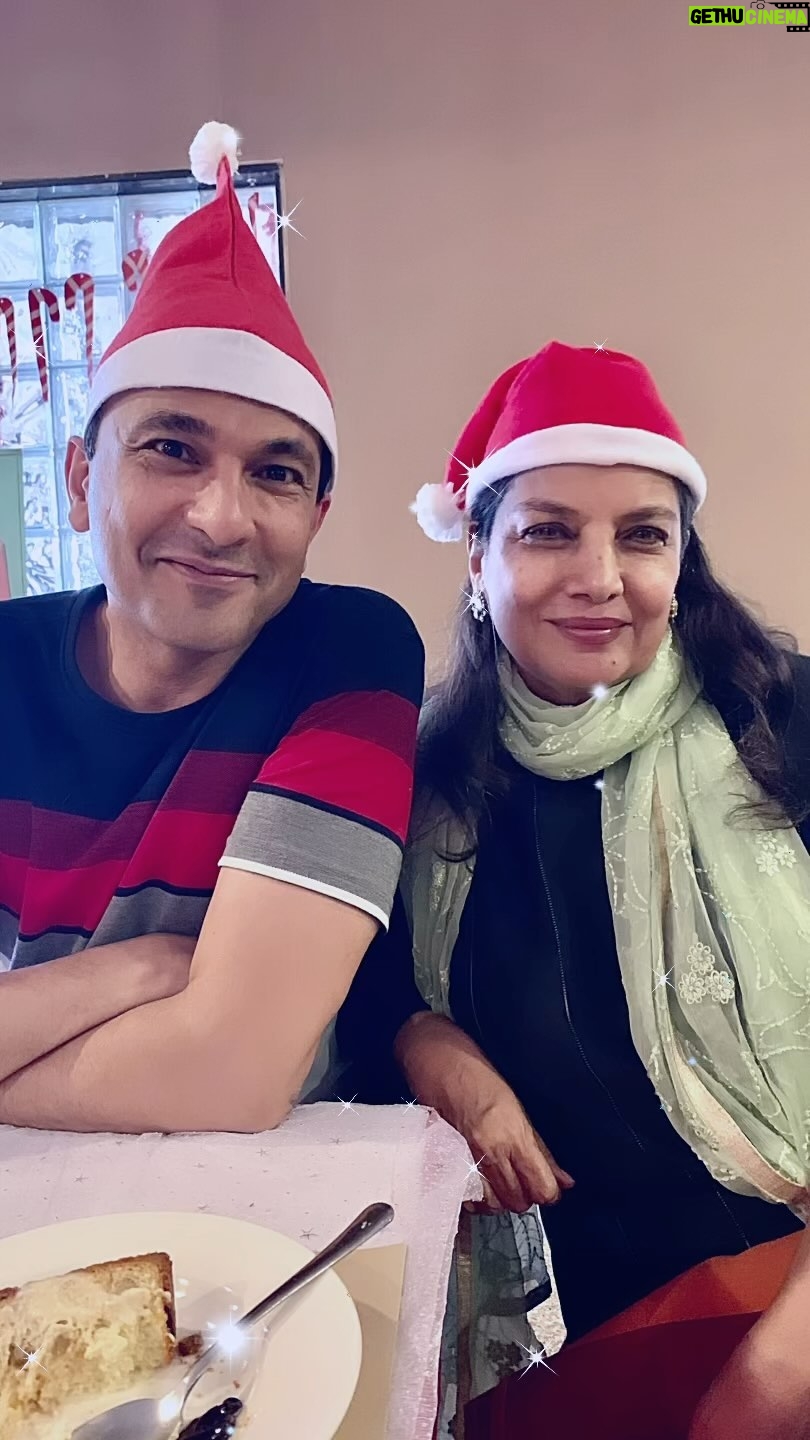 Vikas Khanna Instagram - This has to be one of the most precious Christmas Days for me. We were shooting the kitchen sequences of IMAGINARY RAIN with the legend @azmishabana18 Right after the shoot we had a Christmas feast organized by the very talented chefs of @raheja_academia It was purely magical to watch the talent & energy of students while cooking. ❤️ So many emotions as I post this image.
