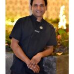 Vikas Khanna Instagram - Thank You @aspire_magazine_london_ for telling our story to the world ! It's an absolute honour to share space with your own guruji @vikaskhannagroup. Could not have asked for more to end this year! "Kinara top notch Indian Cuisine in Dubai". #aspire #London #dubai #dubairestaurants #stories #kinarabyvikaskhanna #vikaskhannagroup #kinara #topnotch #indianrestaurant