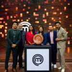 Vikas Khanna Instagram - All set to unravel the mystery? Watch today's episode of @masterchefindiaofficial at 8pm only on @sonylivindia . . . #masterchefindia #sonyliv #newseason #vikaskhanna #poojadhingra #ranveerbrar #rakeshraghunathan #shreyaadka #chefkoushik