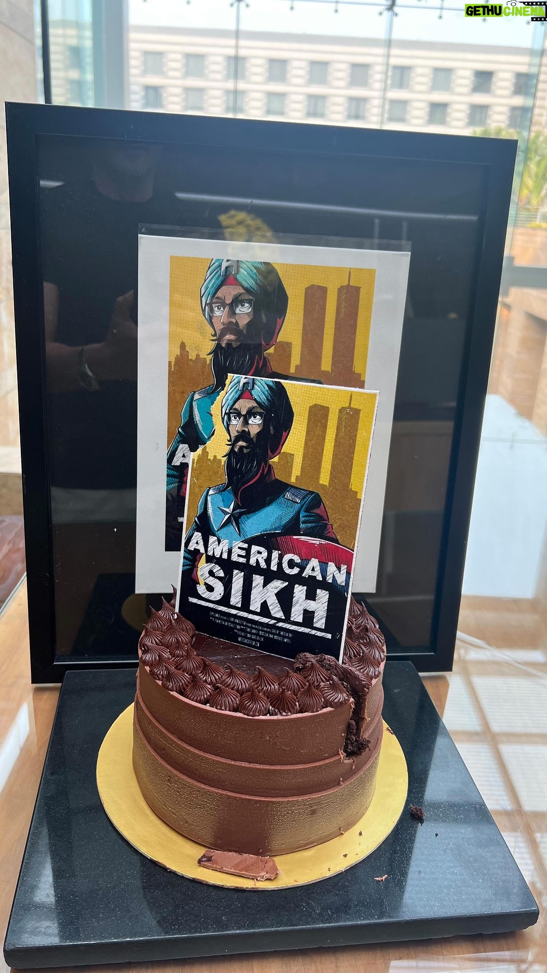 Vikas Khanna Instagram - What an amazing welcome by the genius culinary team of @grandhyattmumbai in honor of @americansikhfilm Thank you. The true and unlikely story of an American born, turban-wearing Sikh man, Vishavjit Singh, who after a lifetime of facing prejudice, self-doubt and violence, finally finds acceptance in a superhero costume. So so proud as an Executive Producer of American Sikh Film as we celebrate diversity & love. @wildwildwestra @guneetmonga @catherinelyns