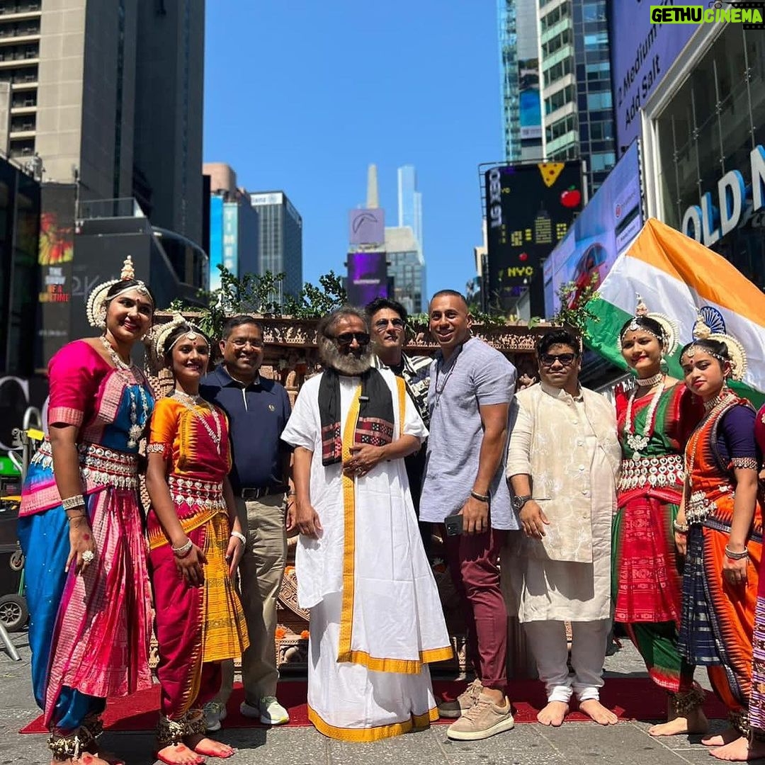 Vikas Khanna Instagram - To welcome Consulate General Mr. Randhir Jaiswal in New York, I hosted a lunch at my place 3.5 years ago. And today I attended his farewell party at @indiainnewyork In 23 years living in NY, I’ve hosted almost every diplomat….but Randhir ji & Abha ji are different. They are family. ❤️ And in years to come I saw their commitment to India & by embracing the soul of a nation & representing it with so much dignity & honor. During this time, he hosted several events from launching “Sacred Foods of India” to Zighrara perfume to Millets Dinners to Elements Chocolates to tribute to Lata Ji to Konark Wheel at Times Square to supporting @guneetmonga for Elephant Whisperers & hundreds of other events. He is a true friend & son of India. I'm getting too emotional to write about how he stood by me during Radhika's funeral. A true essence of a great leader is empathy & connection to soul. Sir, NY will miss you. Every. Single. Day. Wishing Abha ji, you & family lots of love, health & prosperity. Forever your fan & admirer. Vikas New York, New York