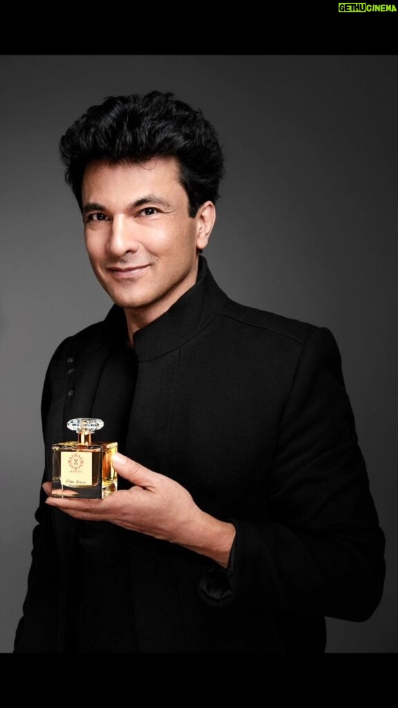 Vikas Khanna Instagram - This Valentine’s Day, gift your loved ones with the most magical creation of LOVE. #VikasKhannaByZighrana Link in the bio.