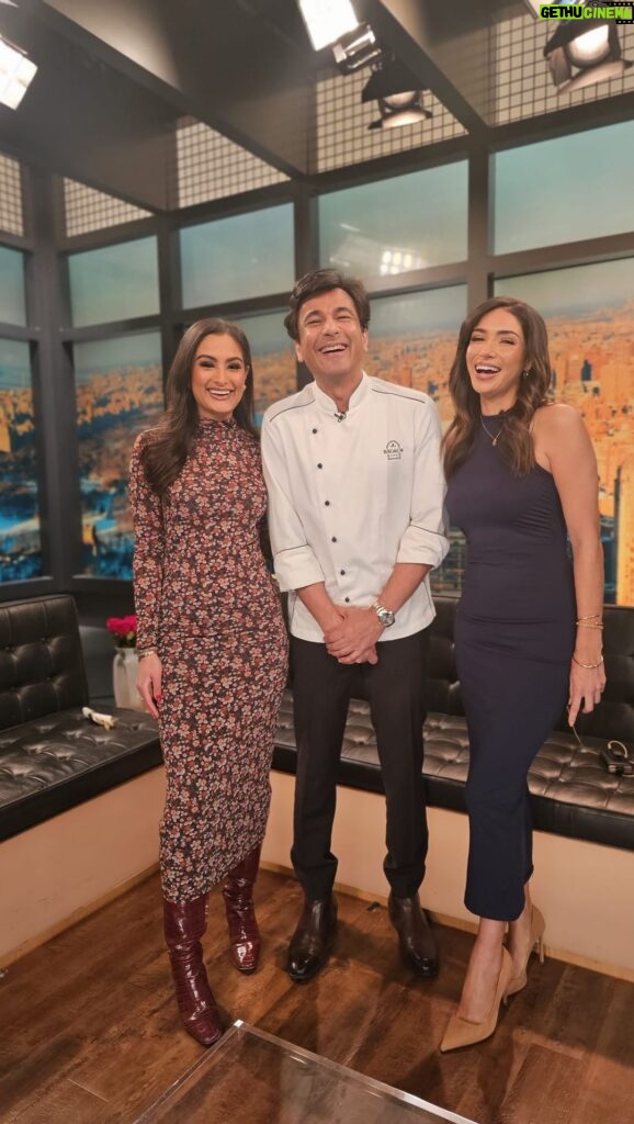 Vikas Khanna Instagram - Excited to share the BUNGALOW inspiration with one of New York’s favorite channels @fox5ny with @natasha_verma @bianca.peters Bungalows were a major part of the era when we were growing up representing large families with large feasts. We want to create the same ethos of our guests being a part of our large extended families. These spaces were a celebration of our culture. 45 Days To Go…