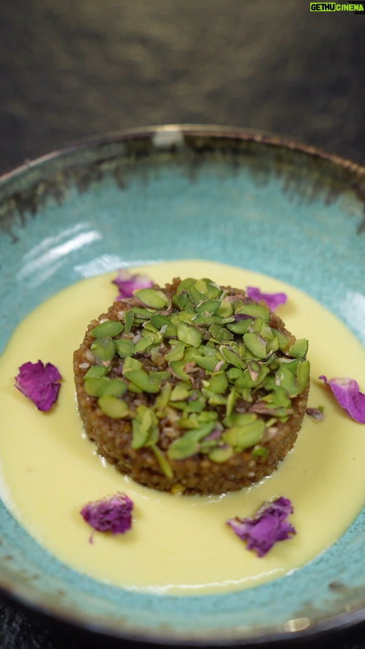 Vikas Khanna Instagram - Every single day I’m trying to learn & add to my life’s cookbook. When I was hosting a SPECIAL MILLETS DINNER for @indiainnewyork I created this simple yet wholesome dish. India has been very successful in adding several varieties of millets to American grocery stores. A sustainable grain which requires much less water than other grains. ❤️