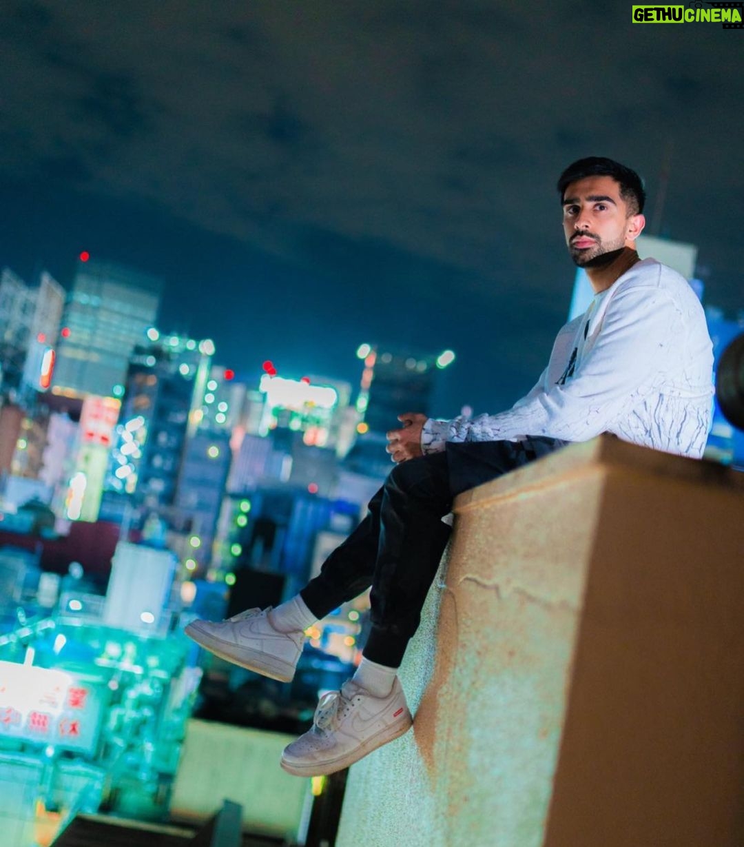 Vikram Barn Instagram - On top of Tokyo 🇯🇵