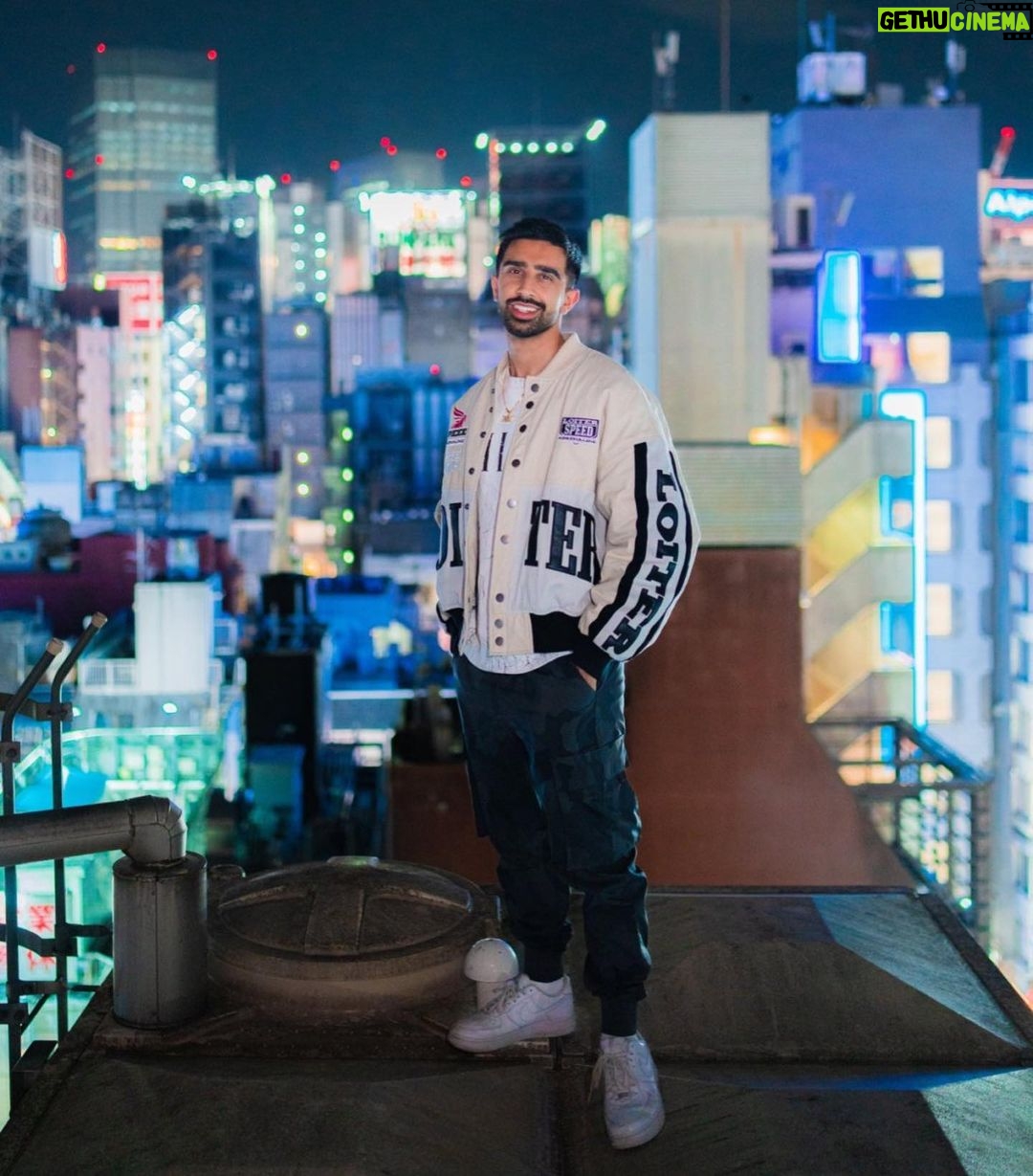 Vikram Barn Instagram - On top of Tokyo 🇯🇵