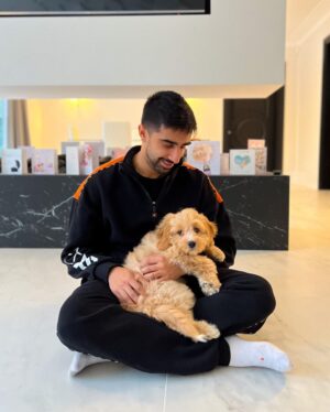 Vikram Barn Instagram - My favourite kind of visitor ☺️