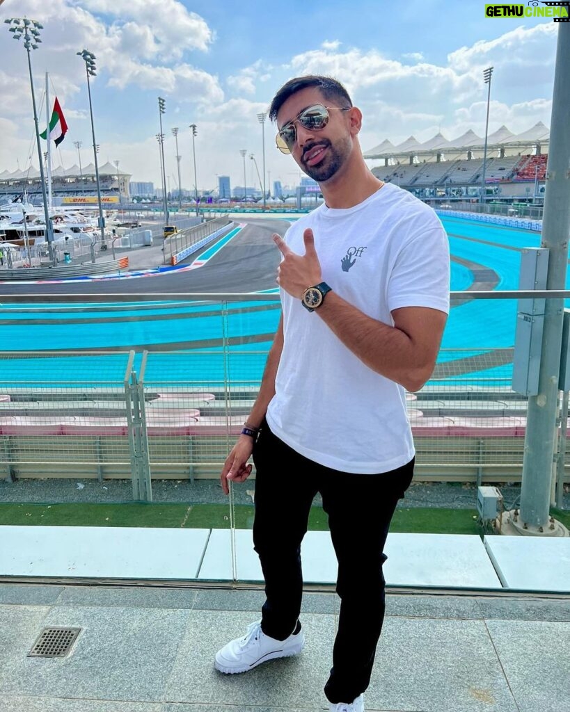 Vikram Barn Instagram - Ready for history in the making! F1 Abu Dhabi Grand Prix, Yas Marina