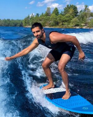 Vikram Barn Instagram - Surfs up 🏄🏻‍♂️ 

Shoutout to @mrwoofless for the lessons 🙌🏽
