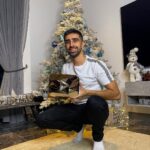 Vikram Barn Instagram – Christmas came early. Cheers guys! London, United Kingdom
