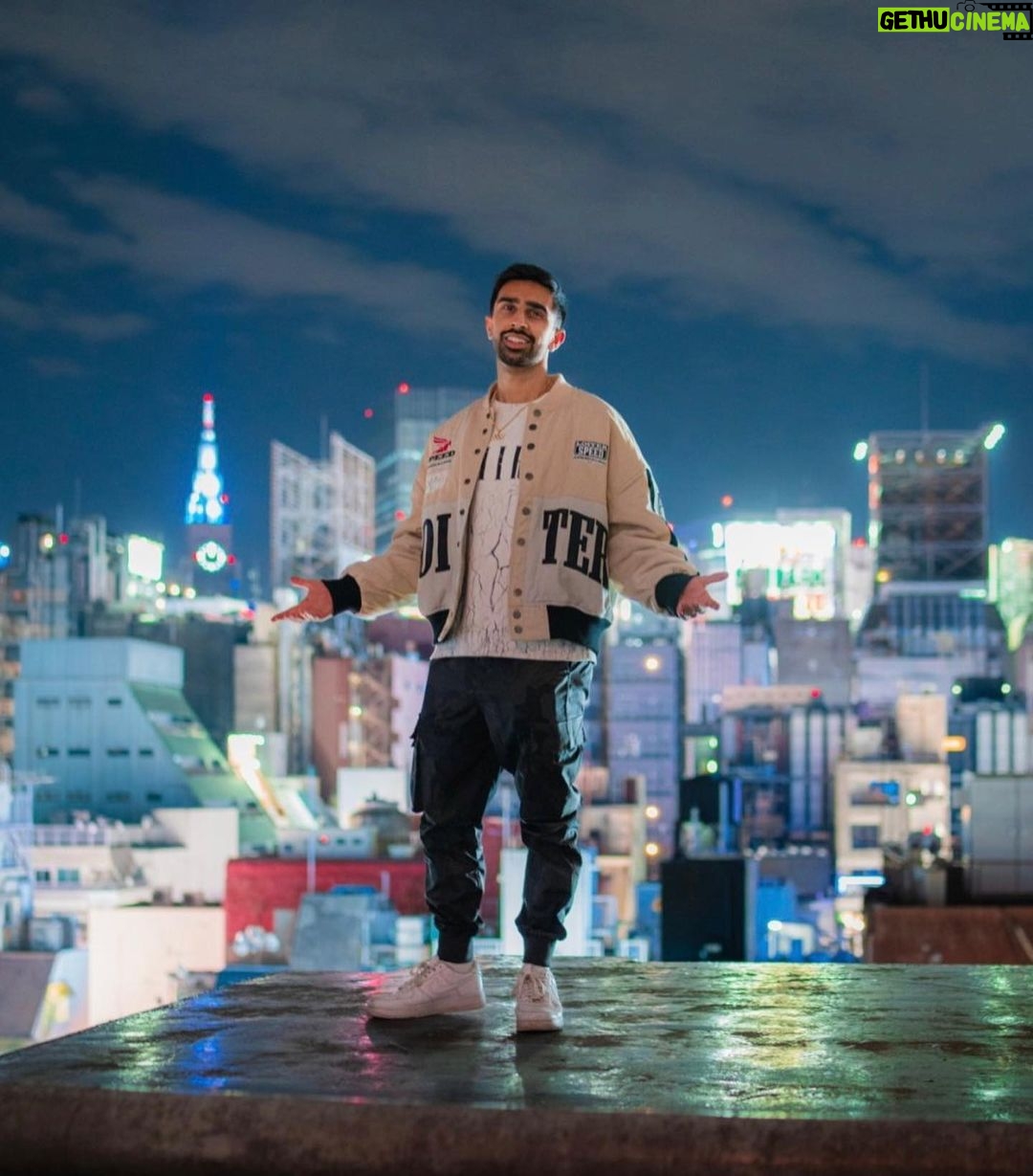 Vikram Barn Instagram - On top of Tokyo 🇯🇵