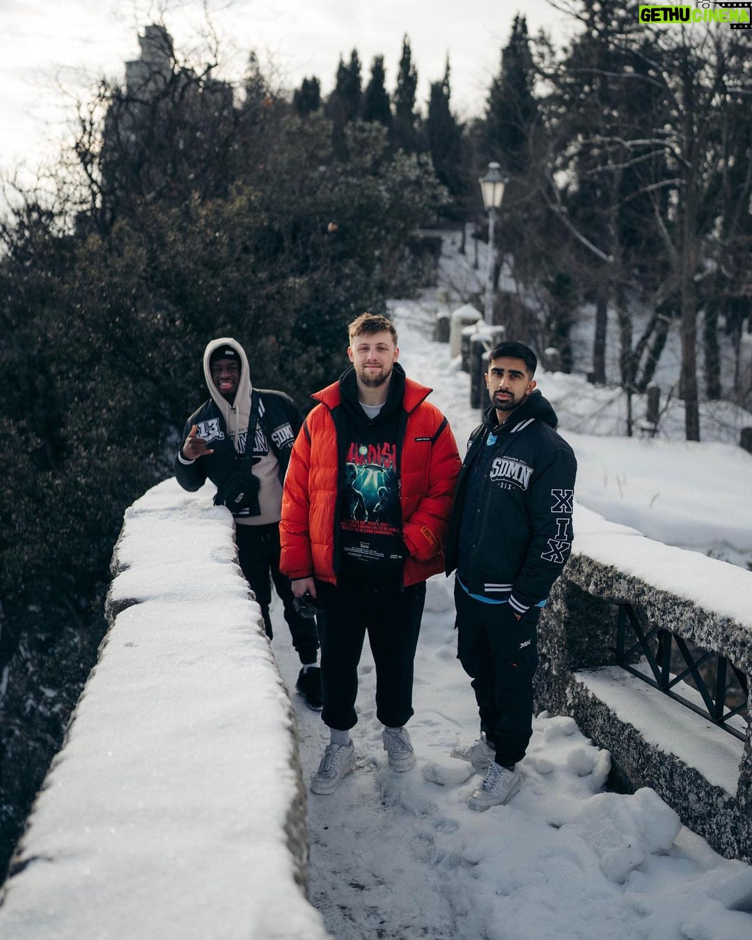 Vikram Barn Instagram - Went on a hike ✅ Visited a country ✅