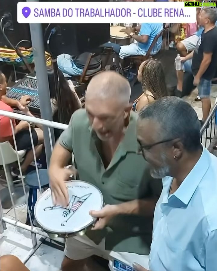 Vincent Cassel Instagram - Rio eu te Amo muito 🤪♥️ Obrigado pra seu carinho e seus braços sempre aberto #chegadesaudade #acabouchorar Samba Do Trabalhador - Clube Renascença