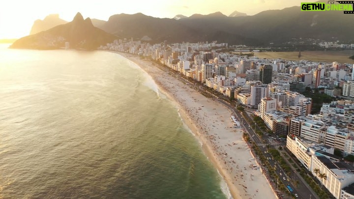 Vincent Cassel Instagram - O Rio continua lindo do caralho #arpex❤️