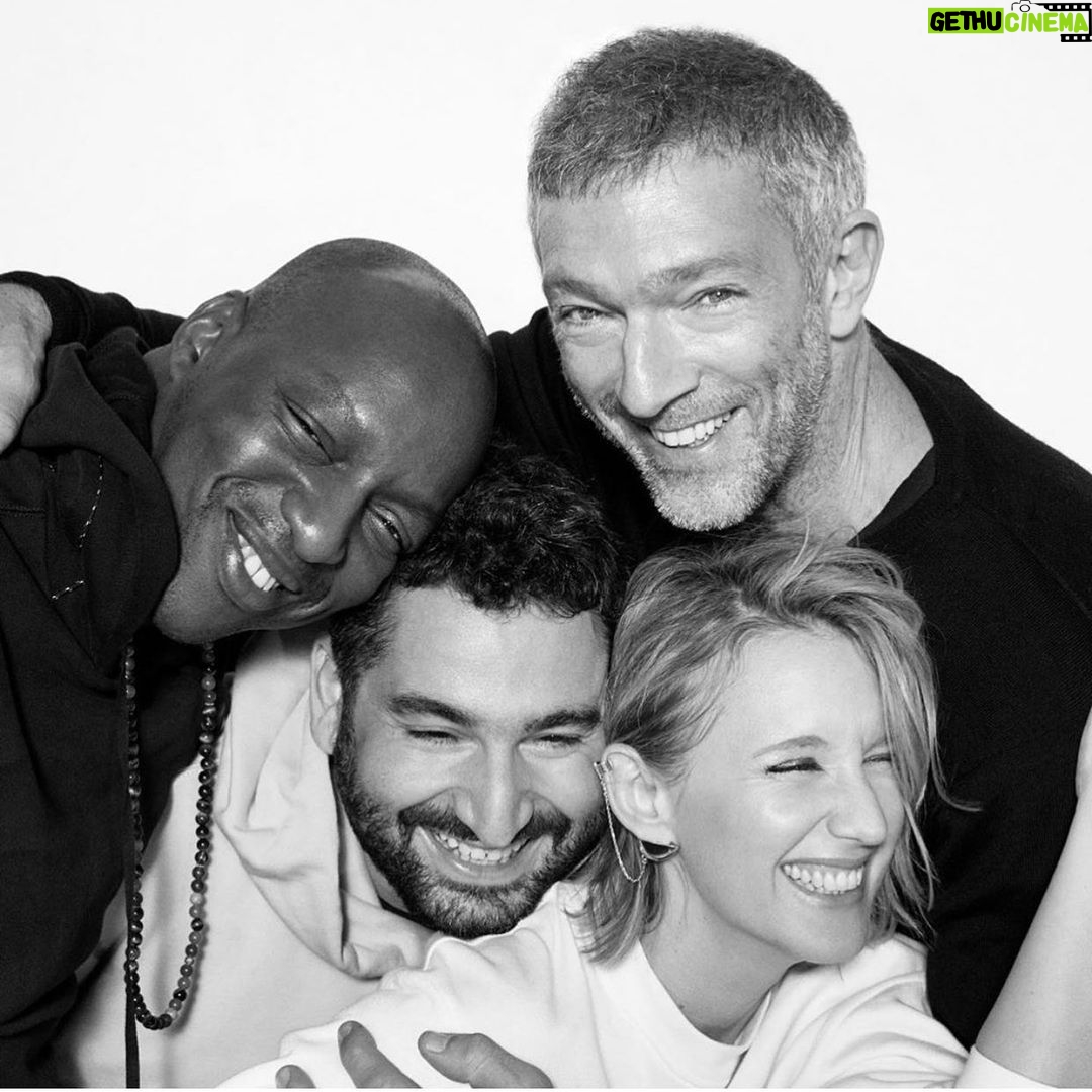 Vincent Cassel Instagram - Et pendant ce temps là à panam City..... #clique #kourtrajme #laboss #lamama #notredivineLu ❤️ Paris, France
