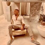 Vincent Cassel Instagram - It ain't over till the fat lady sings... #chillinlikavillain @osklen o chique carioca 📸 @tinakunakey Haight Clothing