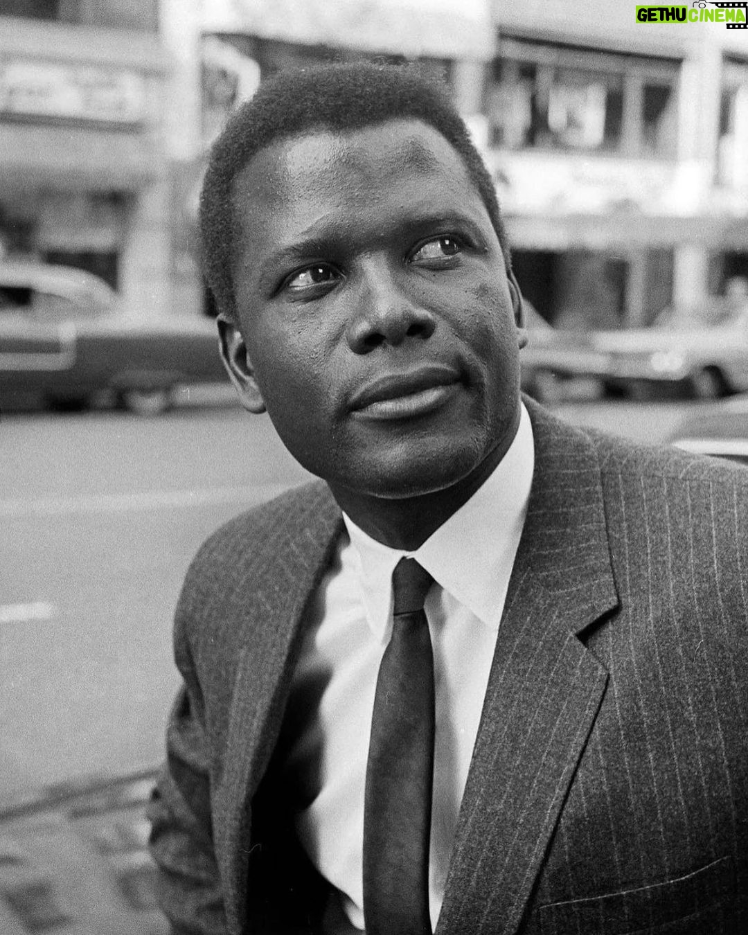 Vincent Cassel Instagram - Mister Sidney Poitier left us 🤍
