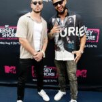 Vinny Guadagnino Instagram - ‘Twas a fun week launching the newest season of @jerseyshore ! Enjoy the rest of the season ! #JSFamilyVacation