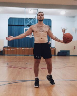 Vinny Guadagnino Instagram - If you see me less, I’m doing more 
-
📸: @thehomelesspimp