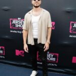 Vinny Guadagnino Instagram - ‘Twas a fun week launching the newest season of @jerseyshore ! Enjoy the rest of the season ! #JSFamilyVacation