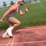 Vinny Guadagnino Instagram - When you live a healthier life you will lose a lot of partying, drinking, eating, and comfort ... But you will gain a physically healthy mind/body, self confidence, self respect and respect from others. Sacrifice comes before success. 🎥 : @kingparkergold2001 running on his feet 😂