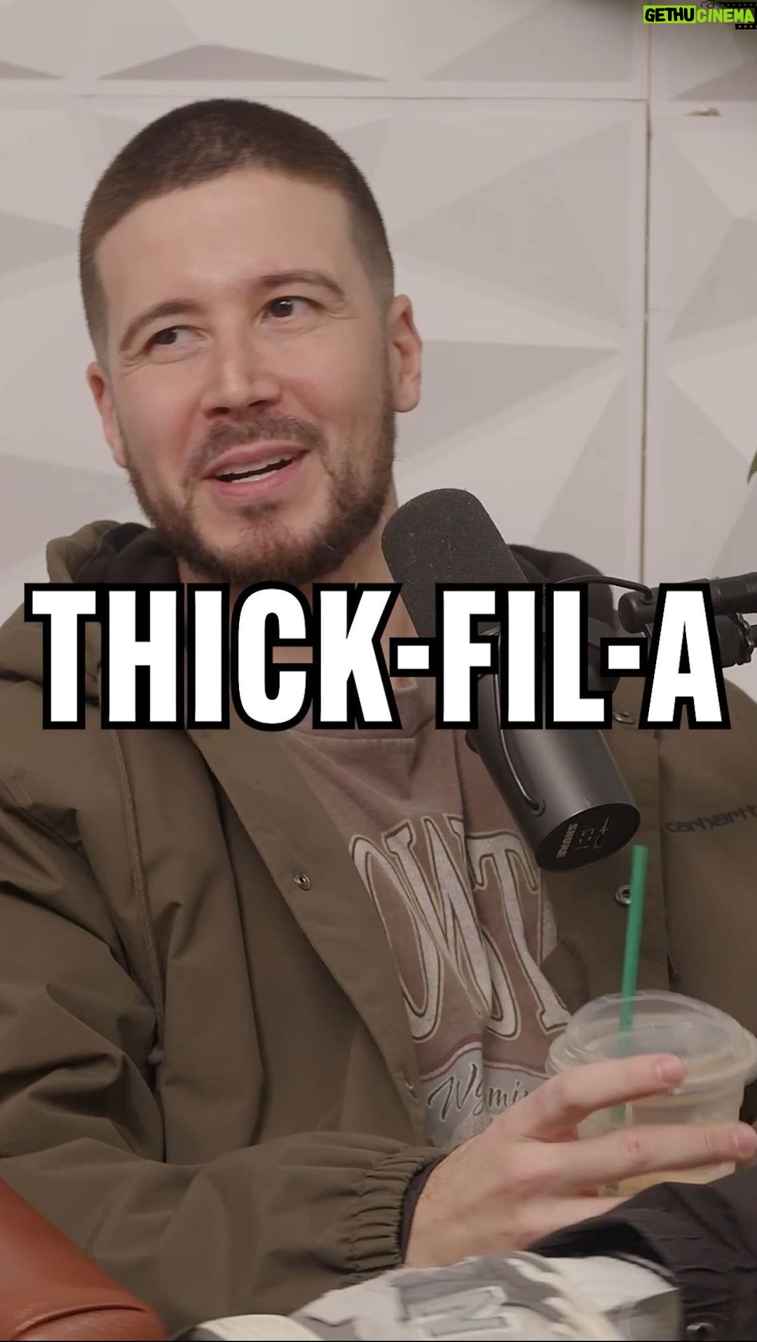 Vinny Guadagnino Instagram - lol show me somethin natural like ass with some stretch marks! Check out the new episode of @somethingwentwrongpod with the hilarious @yannispappas out now ! YouTube and audio LINK IN BIO